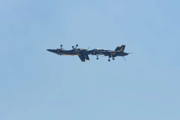 U.S. Navy Blue Angels se produisant au Miramar Air Show — Photo