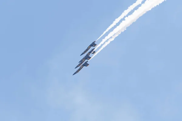 US Navy Blue Angels teljesítő a Miramar Air Show — Stock Fotó