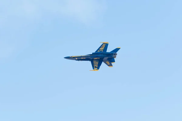 Синие ангелы ВМС США выступают на авиасалоне "Мирамар" — стоковое фото