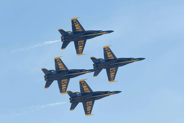 US Navy Blue Angels uitvoeren op de Miramar Air Show — Stockfoto