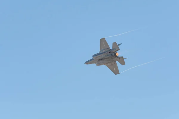 Lockheed Martin F-35B Relâmpago US Marine Corps realizando em th — Fotografia de Stock