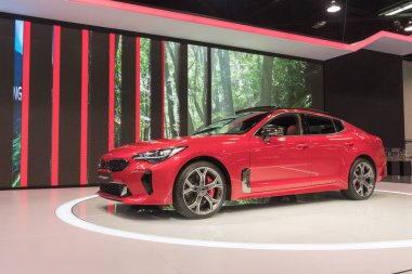 Kia Stinger ekranda