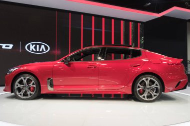 Kia Stinger ekranda