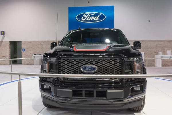 福特 F-150 展出 — 图库照片