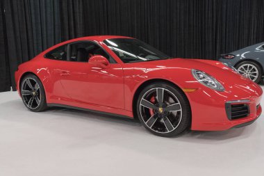 Porsche 911 Carrera 4s ekranda