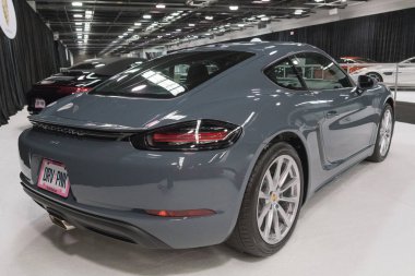 Porsche 718 Boxster ekranda