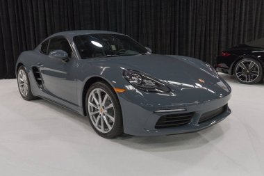 Porsche 718 Boxster ekranda