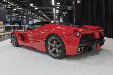 Ferrari Laferrari ekranda