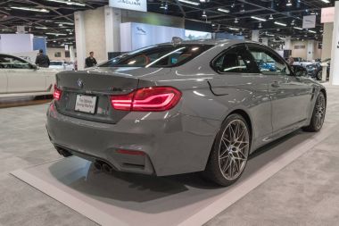 BMW M4 Coupe ekranda