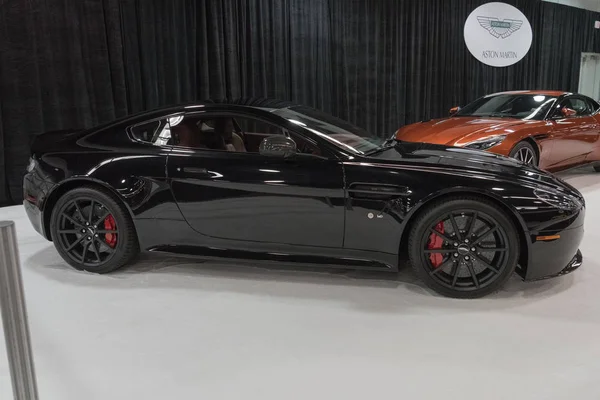 Aston Martin Vanquish Coupe on display — Stock Photo, Image