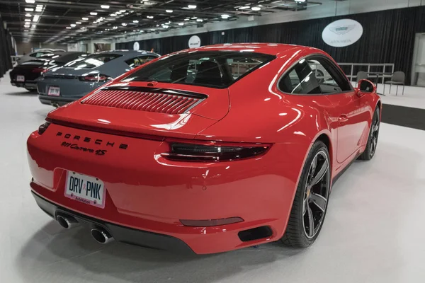 Porsche 911 Carrera 4s na wyświetlaczu — Zdjęcie stockowe