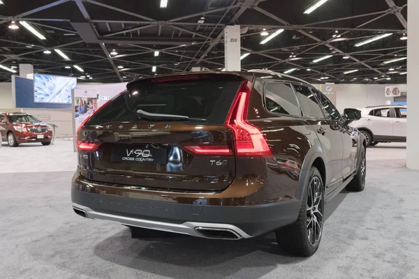 Volvo V90 Cross Country ekranda