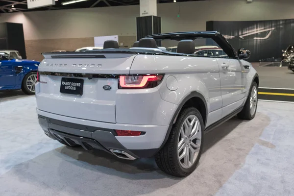 Land Rover Range Rover Evoque Cabrio ekranda — Stok fotoğraf