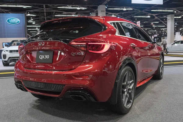 INFINITI QX30 S на выставке — стоковое фото