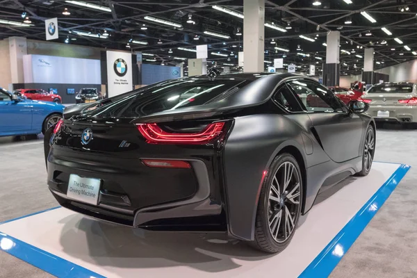 BMW i8 ekranda — Stok fotoğraf