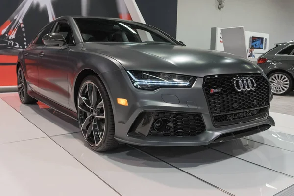 アウディ Rs7 ディスプレイ上 — ストック写真