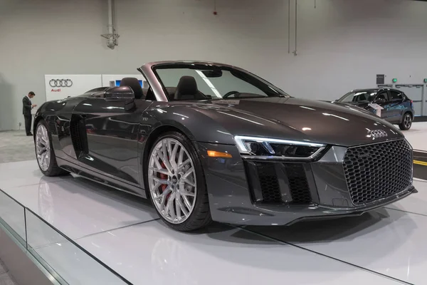 Audi R8 R8 Spyder ekranda — Stok fotoğraf