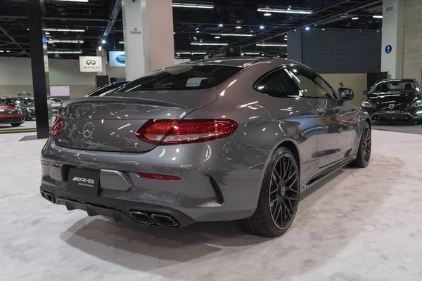 Mercedes-Benz E-class Coupe ekranda