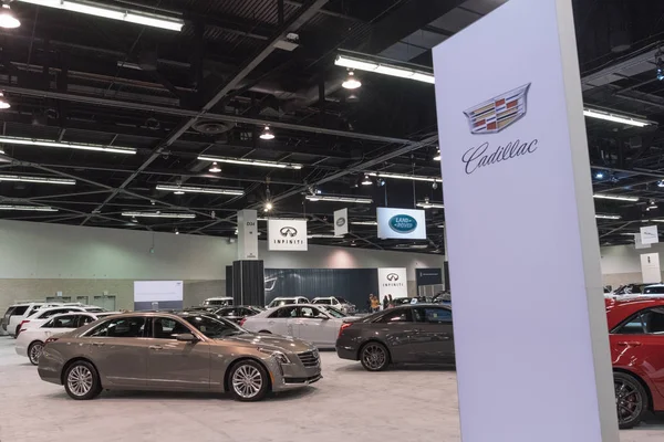 Cadillac stand ekranda