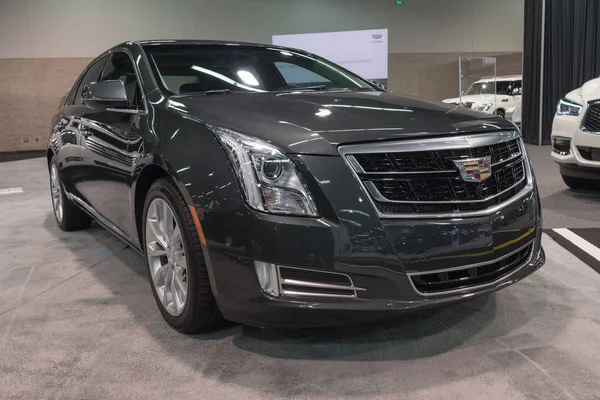 Cadillac Xts na wyświetlaczu — Zdjęcie stockowe