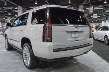 Cadillac Escalade ekranda