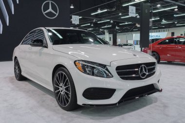 Mercedes-Benz E300 ekranda