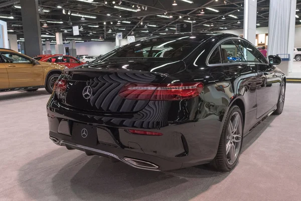 Mercedes-Benz E400 ekranda