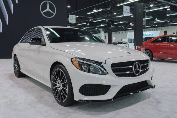 Mercedes-Benz E300 ekranda