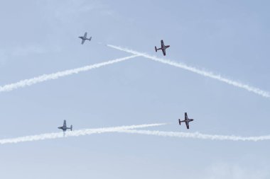 Kanada Kuvvetleri Snowbirds Huntington Beach Air'de gerçekleştirme