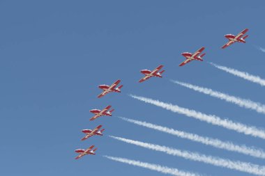 Kanada Kuvvetleri Snowbirds Huntington Beach Air'de gerçekleştirme