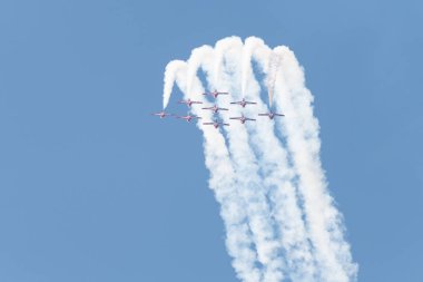 Kanada Kuvvetleri Snowbirds Huntington Beach Air'de gerçekleştirme