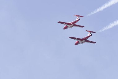 Kanada Kuvvetleri Snowbirds Huntington Beach Air'de gerçekleştirme