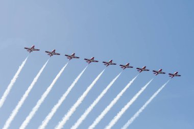 Kanada Kuvvetleri Snowbirds Huntington Beach Air'de gerçekleştirme