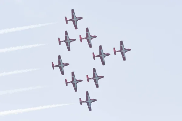 Kanadai erők Snowbirds teljesítő a Huntington Beach Air — Stock Fotó