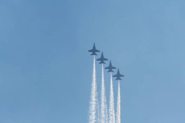 ABD lacivert melekler Huntington Beach hava Sho gerçekleştirme