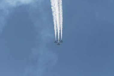 ABD lacivert melekler Huntington Beach hava Sho gerçekleştirme