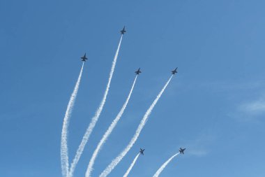 ABD lacivert melekler Huntington Beach hava Sho gerçekleştirme