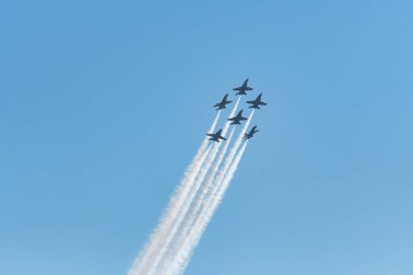 ABD lacivert melekler Huntington Beach hava Sho gerçekleştirme