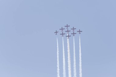 Kanada Kuvvetleri Snowbirds Huntington Beach Air'de gerçekleştirme