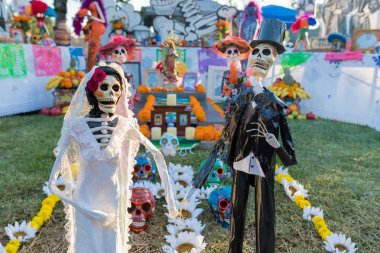 Ölülerin günü sırasında ölü hatırlamak sunak