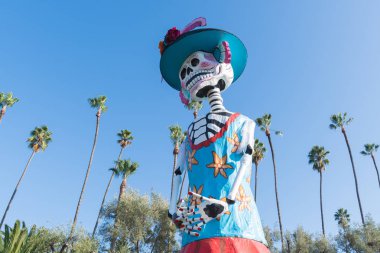 Ölülerin günü sırasında iskelet heykel