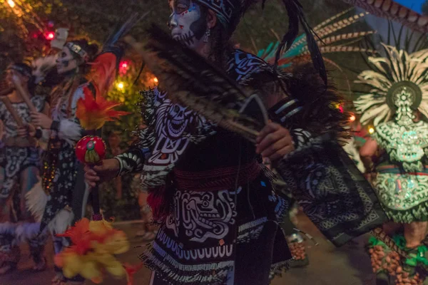 Participants in traditional clothing during Day of the Dead — Stock Photo, Image