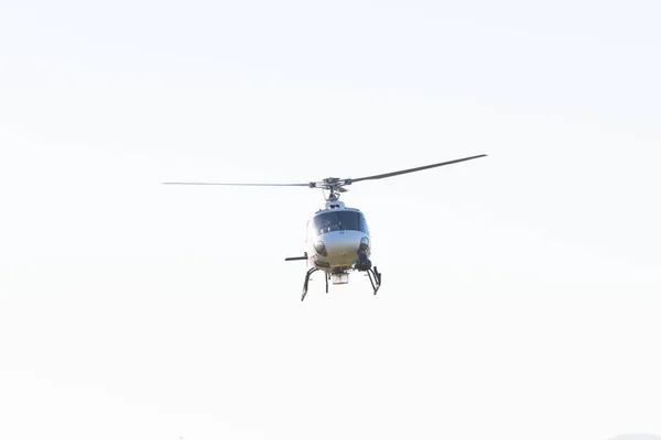 Hélicoptère Eurocopter AS 350 B2 pendant le Los Angeles American Hero — Photo