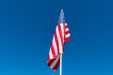 Los Angeles Amerikan kahramanları hava gösterisi sırasında Amerikan bayrağı