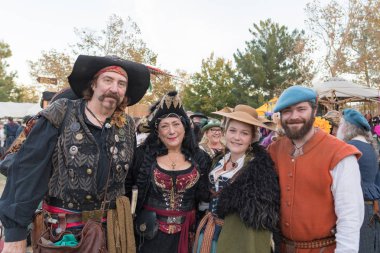 Tipik kıyafetleri: Nottingham Festival süresince katılımcılar