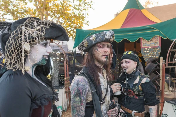 Participantes vestindo roupas típicas durante o Festival de Nottingham — Fotografia de Stock