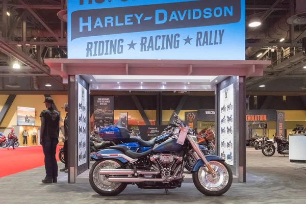 Harley-Davidson Softail Breakout 114 tentoongesteld — Stockfoto
