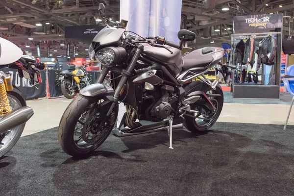 Triumph Street Triple RS на выставке — стоковое фото