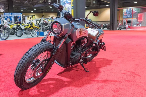 Motocicleta personalizada en exhibición —  Fotos de Stock