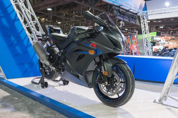 Suzuki GSX-R esillä — kuvapankkivalokuva